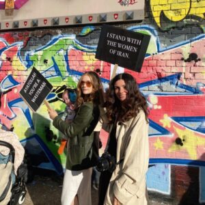 Sai Bennett Instagram - I STAND WITH THE WOMEN OF IRAN #mahsaamini #opiran #iranrevolution #beourvoice #womensrights #freeiran #sharifuniversity #iranprotests #azadi #nikashakarami #iranianwomen
