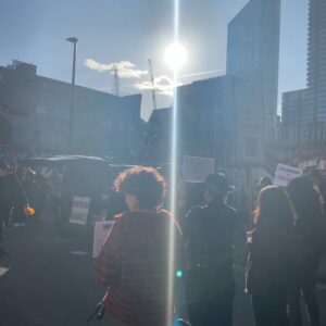 Sai Bennett Instagram - I STAND WITH THE WOMEN OF IRAN #mahsaamini #opiran #iranrevolution #beourvoice #womensrights #freeiran #sharifuniversity #iranprotests #azadi #nikashakarami #iranianwomen
