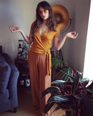 Sai Bennett Instagram - Rajneeshee’s of the world unite 🧡