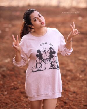 Sai Priya Deva Instagram - When your soul is child it’s shown in your face 🥰keep your inner child happy 😀👶🏻#happy #happyness #love #believer #positivevibes #positivity #soul #soulmate #child #face #loveyourself #unconditionallove  PC: @vijayvendhan
