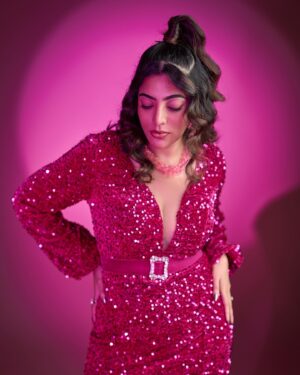 Sai Priya Deva Instagram - Radiating confidence 💖  Stylist : @styledbysafeera 
Makeup & hair : @aura_makeoverartistry 
Shot by : @g_vigneshwaran_  #pink  #pinklover #radiating #confidence #beyourself #love #loveyourself #photoshoot #beautiful #pinklove #pinky