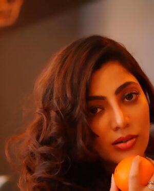 Sai Priya Deva Instagram - Orange is my favourite colour 👘🍊🏀📙🧡🧡#orange #art #beauty #best #beyourself #love #loveyourself #value #spreadlove #spredpositivity #happy #happness❤️ #kindness #kind