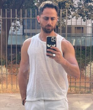 Said Serhan Instagram - When I see a white paper I feel like I want to write. Today I am that paper and I am off to write  a new story about life. So, beautiful people share with me your thoughts and let us get inspired ❤️✌🏽#white #peace #serenity #respect #سعيد_سرحان #الابيض #حب #الهيبة #بدنا_نروق