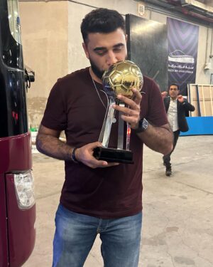 Saif Oreibi Instagram - شكراً لإدارة فريق النادي الأهلي ولاعبيه وجهازه الفني على الدعوة الكريمة وعلى تلك اللحظات التذكارية الرائعة التى لا تُنسى .. والتى تكللت وتجملت بكأس السوبر في ليلة من أجمل ليالي القلعة الحمراء باستاد هزاع بن زايد في دولة الإمارات العربية المتحدة .. وانتظروا أغنية إهداء من شركة مقام لفريق النادي الأهلي 

غناء وألحان عماد كمال 
كلمات أحمد حسن راؤول
#النادي_الاهلي @alahlyegypt 
#سيف_عريبي