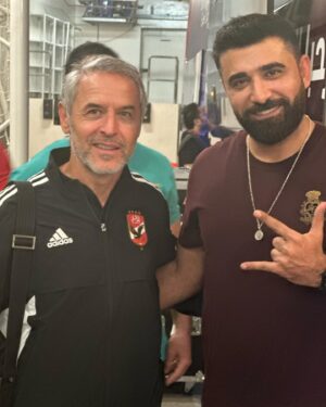 Saif Oreibi Instagram - شكراً لإدارة فريق النادي الأهلي ولاعبيه وجهازه الفني على الدعوة الكريمة وعلى تلك اللحظات التذكارية الرائعة التى لا تُنسى .. والتى تكللت وتجملت بكأس السوبر في ليلة من أجمل ليالي القلعة الحمراء باستاد هزاع بن زايد في دولة الإمارات العربية المتحدة .. وانتظروا أغنية إهداء من شركة مقام لفريق النادي الأهلي 

غناء وألحان عماد كمال 
كلمات أحمد حسن راؤول
#النادي_الاهلي @alahlyegypt 
#سيف_عريبي