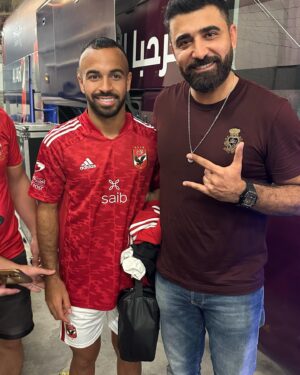 Saif Oreibi Instagram - شكراً لإدارة فريق النادي الأهلي ولاعبيه وجهازه الفني على الدعوة الكريمة وعلى تلك اللحظات التذكارية الرائعة التى لا تُنسى .. والتى تكللت وتجملت بكأس السوبر في ليلة من أجمل ليالي القلعة الحمراء باستاد هزاع بن زايد في دولة الإمارات العربية المتحدة .. وانتظروا أغنية إهداء من شركة مقام لفريق النادي الأهلي 

غناء وألحان عماد كمال 
كلمات أحمد حسن راؤول
#النادي_الاهلي @alahlyegypt 
#سيف_عريبي