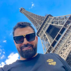 Saif Oreibi Instagram - ‎كل عام وأهلنا وأحبابنا وكل الاصدقاء بالف خير وصحه وسلامة.. أهنئ نيابة عن أسرة شركة مقام الأمة العربية والإسلامية بعيد الأضحى المبارك .. عيد سعيد