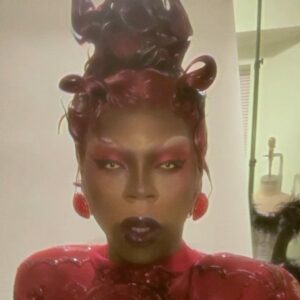 Saint Instagram - Heaven sent hell bound 🥀

Photo captures by @itssecretqueen  edited by me 

Hair by: @styledbyvodka 

Dress by: @roxiemessshittycreations ( @roxiemess )