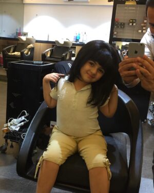 Saisha Bajaj Instagram - Memories❤️ #oldpic 
Hair style by my lovely personal stylist 😘. 
#loreal #saloon #delhidiaries 
@rakeshbajajofficial @sonytvofficial @sonylivindia