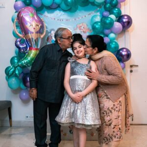 Saisha Bajaj Instagram - My birthday party 🎉 

Fun with friends n family. 
Enjoyed it fully.