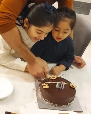 Saisha Bajaj Instagram - Dad’s birthday. 
Love you to the moon n back . 
#dad #daddyslittlegirl #birthday #birthdaycake