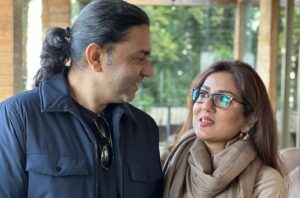 Sajjad Ali Instagram - How it started vs how it’s going ♥️ Happy wedding anniversary to us. Bachpan mein kis ne socha tha… :)