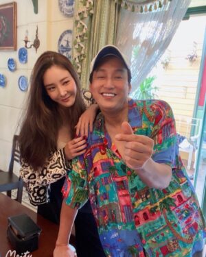 Saksit Tangthong Instagram - ละคร คุณชาย จบแล้วนะโม คนดูชอบมากมากด้วย คงได้ดูและเชียร์พวกเราอยู่ใช่มั้ย ดีใจที่ได้ร่วมงานด้วยเหลือเกิน ไว้กลับมาเล่นกันใหม่นะ จะคิดถึงน้องตลอดไป รัก ❤️
