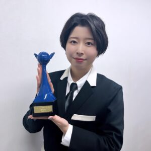 Saku Mizuno Instagram - 第十八回 声優アワードにて、結束バンドが歌唱賞を受賞させて頂きました。

沢山の方の思いが詰まったぼっち・ざ・ろっく！
結束バンド 山田リョウ役としてこの場に立たせて頂けたこと。とても嬉しく思います！

結束バンドのメンバーと、リョウと出会っていなければこんなに沢山の経験はできていませんでした。
ぼっち・ざ・ろっく！という作品に出会えたこと。そして関係者の皆様、応援して下さる皆様。本当にありがとうございます…！
これからもぼっち・ざ・ろっく！を、結束バンドのロックをたくさんの方に届けられるよう頑張ります！

そして、またこの場に立つことができるよう更に精進して参りますので、これからも応援よろしくお願い致します🫶
