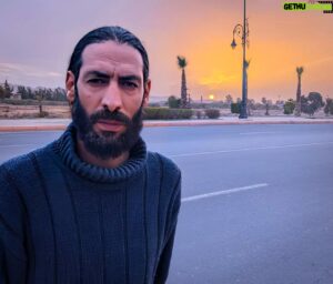 Salah Bensalah Instagram - #محموددرویش🍃  في الرحيل الكبير أحبك أكتر - القلعة..-
#salahbensaleh#salahbensalah