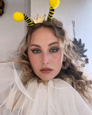 Salena Instagram - in our ,,bug-era“
🐝🐞🐝🐞
swipe to see my pretty face🫱🏽‍🫲🏼

makeup & hair by gorgeous @makeupbyannaprague 😌✨🫰🏻

#byebyebye #newsong #eurovision #esc2023 #liverpool #prague #c11fe794