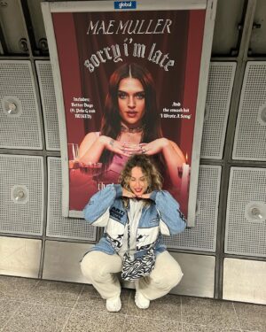 Salena Instagram - Oh dears. ✨🥹
I already miss London and the people there.
I had some great days, and it feels like I’ll come to London a lot more in the future.
I had a lot to laugh, met incredible lovely people, had an awesome date, and felt comfortable in this huge huge city.

thx to @whothehellisteya  sharing the stage with me and to @helenabaertschi for making me laugh a lot.❤️
Again🥺

Thx to @aitoor24 and @caraaaking  for having TEYA and me on your podcast @eurovisionfantasia ❤️ 
and especially @aitoor24 for doing my makeup again😌✨❤️

Thx to @lmbto_eurovision for the interview on ,,Let me be the One” ❤️🙏🏼

Thx to @eurofestuk for having us.❤️ 
It was such an amazing night with even more amazing people🙏🏼

stageoutfit : @lyvem.thelabel 
I love my new suit😩❤️

#eurofest #uk #london #gig #appearance #singersongwriter #eurovision #esc2023 #esc