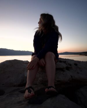Salena Instagram - ,,the sun rises, and so does my spirit.“
🌊🌞🌊

#sunrise #vacation #timeout #ljubac #sea #eurovision #esc2023 #mothernature #nature