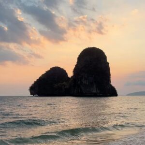 Salena Instagram - #railaybay has been amazing.
I felt so comfortable here.
Every little detail here makes me happy.
I am privileged to be here.
And I am beyond thankful for that.
every day🙏🏼🌴🥥
#vacation #backpacker #backpacking #travel #newlife #breathe #island #thailand #krabi