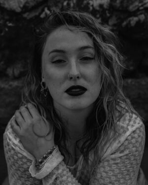 Salena Instagram - color or b&w ? ❤️

#photography #photographer #photoshoot #model #curvy #color #blackandwhite 

📸: @photosuly