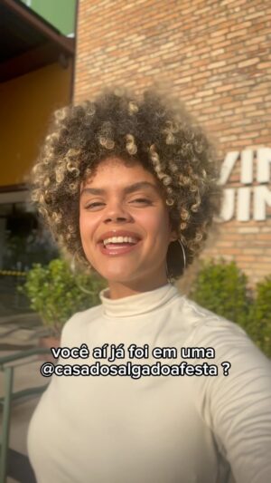 Salgadinho Instagram - Dia 20/07 no @quintaldoespeto Interlagos acontece a “Casa do Salgado - A Festa” 🎶🔥 Conheça o local desta edição e já prepara o coração pq vai ser inesquecível com mais de 5h de Pagode do Salgadinho sem intervalos pra vcs 🚀🎶🔥❤️

Te espero lá!