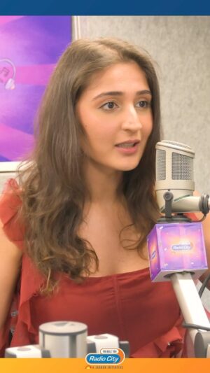 Salil Acharya Instagram - Thankyou god @dhvanibhanushali22 ko gussa kam aata hai ab 🤓❤️🫶 

#dhvanibhanushali #dhvani #dhvanibhanushalifans #lejare #dhvanians #dhvanibhanushalisongs #vaaste #dilbar #dhvanibhanushaliforever #najatu #isharetere #bollywood #teamdb #mainterihoon #laila #vaastegirl #dhvanithepopstar #teamdhvani #bhanushali #bollywoodsinger #dhoi #love #trending #gururandhawa #shraddhakapoor #dhvanibhanushalifanclub #dhvanibhanushalifan #babygirl #saaho #viral
