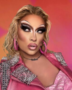 Salina EsTitties Instagram - A new manic episode of Tit or Quit is out now! 
Go subscribe to my youtube channel and leave an inspiration quote in the comments for me. 🤭🫂🥹