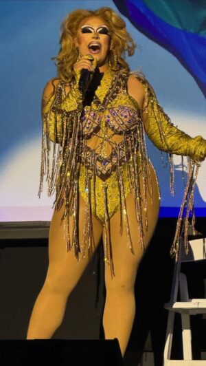 Salina EsTitties Instagram - a cautionary tale… snippet from my one woman show THE PAPI EXPERIENCE i premiered at @liveatthearthouse in PTown this past week ft. @monetxchange @sibling.rivalry.podcast @pegmgmt 

🎥 @shaun_white11