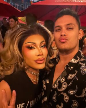 Salina EsTitties Instagram - think i was fan girling. 🤭
DC #CapitolPride treated me so well and kept the sisters BOOKED!!! 
🏳️‍🌈💖🏳️‍🌈
Thank you @daveperruzza @pitchersdc @cakedoesdrag x @lyledc for an amazing weekend!!
