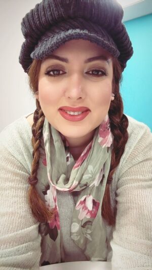 Salome Seyednia Instagram - ساعت دو به وقت ایران میام لایو 💕 
#سیرک_انتخابات 
#رای_بی_رای 
#در_خانه_میمانیم