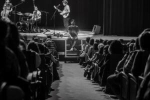 Salvador Sobral Instagram - Moitas grazas, Santiago.

Espero poder voltar muito em breve para este público galego que me compreende a tempo inteiro.

Viva las gallegas !!!!

📸 @xaviiglesias