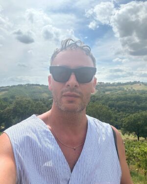 Salvatore Antonio Instagram - 🍇🍷🫒🇮🇹😎