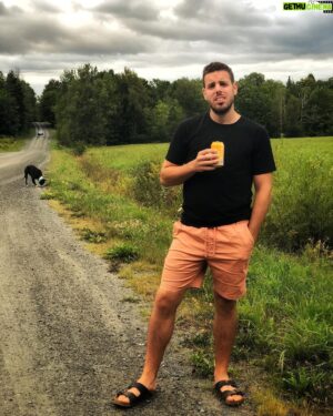 Sam Breton Instagram - Bougon en vacances.