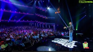 Sam Breton Instagram - En juillet dernier lors de mon gala juste pour rire à la place des arts à Montréal.
#humour #grosbonheursale #gala #jpr #montreal #90min #quebec