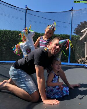 Sam Breton Instagram - Parrain licorne🦄🤦‍♂️❤️