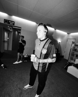 Sam Carter Instagram - if you can’t beat them, join them 🇪🇸🤣

Congratulations Spain 

@edmasonphoto