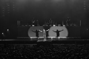Sam Carter Instagram - Last night was a dream! Thank you @fullforcegermany 🇩🇪

One of the best crowds ever ❤️🎇

@edmasonphoto