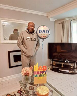 Sam Dede Instagram - Woke up to a big surprise planned by the SDX Clan on Father's Day. 😆

Peace of mind and Happy Father's Day to all men doing their best to make ends meet.....and more. Surely, the best is yet to come. Believe.
 

Eeassy..... like Sunday morning.