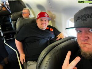 Sam Johnston Instagram - That First Class life. En route to #RevolverTEXAS.

@pwrevolver 
@jaystreet89