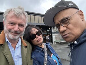 Sam Neill Instagram - CATCHING UP WITH OLD FRIENDS. Like these fules - the brilliant Rachel House and the splendid Oscar Kightley @oscarkightley @rachelteaomarama @. Apart from all the other brilliant stuff they’ve done - you will never forget them from Hunt for the Wilderpeople , will you ? Well done, i won’t anyway .