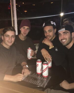 Sam Shahidi Instagram - 40 years of Sammy…

I am very thankful for having so many incredible loyal friends and family in my life.