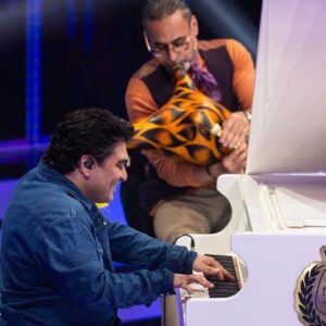 Saman Ehteshami Instagram - سپاسگزارم از همه ی عزیزان صداتو… @sedatotvshow @filimocom @mohsen_sharifian @shabnammoghaddami  @aliparvin07 @hamedjavadzade @babaei.hana @mohsen_kiaee @samanehteshamiacademy  #صداتو #فیلیمو #محمد_بحرانی #امیر_مهدی_ژوله #شبنم_مقدمی #محسن_شریفیان #بوشهر #سرگرمی #محسن_کیایی #رقص #شادی