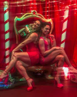 Samantha Allen Instagram - Your favourite pair of heels👯‍♀️👠 What a fabulous Christmas episode of the #NinaSamuelsShow 🎄@ninasamuels123 🏡 @riotcabaret x @theclaphamgrand ✨ #ninasamuels #cassius