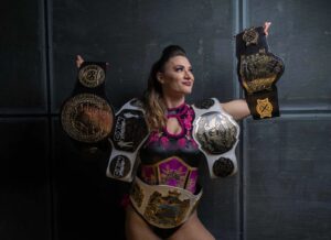 Samantha Allen Instagram - #AndStill #Nina5Belts
What a show last night at @riotcabaret 🤩