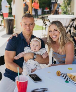 Samantha Cope Instagram - my sweet girl and her hunky dad —> 🤍 @joeylawrence #summervibes