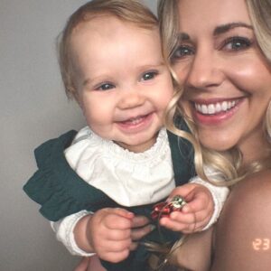 Samantha Cope Instagram - 🎀🪩🎄 this is your sign to pull out your self timer camera and have a photo shoot with your little while they’re still little! #babygirl #mama