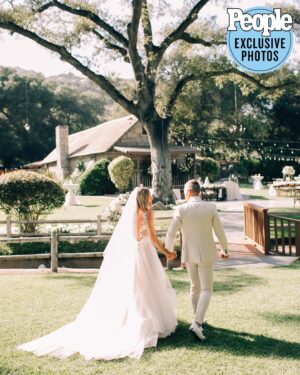 Samantha Cope Instagram - the most perfect day, with my most perfect person 🕊

venue and catering: @tciweddings @tcreekinn @chefmsteffen
planning & florals: @hcdweddings 
photography and video: @wildwhim
cake: @cakestocelebrate 
rentals: @rusticurbanevents
makeup: @malloriemason
hair: @weddingdaybeauty_bylaura
tabletop rentals: @hostesshaven