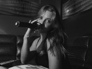 Samantha Isler Instagram - a little karaoke never hurt nobody x