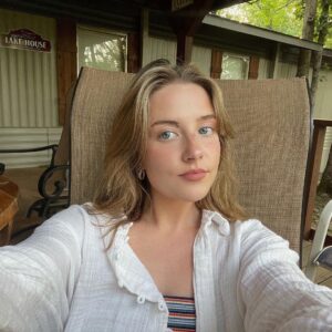 Samantha Isler Instagram - lovely summer days