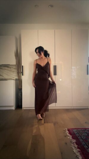 Samantha Win Instagram - Thank you SO MUCH @amlul for my “Cinnamon Dress”! I adore this piece!! The right clothing really brings out my personality, hence my try-on at home turning into a whole fashion show! 🤷🏻‍♀️🫶

Boy, I can’t wait to wear this out…

#sustainablefashion #ethicallysourced #spain🇪🇸 #amlul